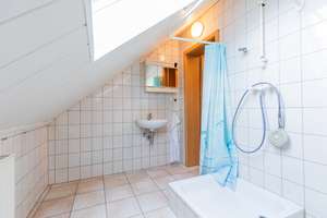 Großes, direkt beziehbares Reihenhaus mit 7 Zimmern, 3 Tageslichtbädern, Balkon, Terrasse & Garten – Die vollständige Adresse der Immobilie erhältst du vom Anbieter., 65462 Ginsheim-Gustavsburg – Vorschaubild 17