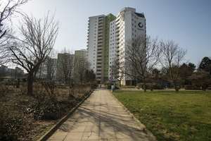 Geräumige Wohnung im Senftenberger Ring – Senftenberger Ring 86, 13435 Märkisches Viertel, Berlin – Vorschaubild 2