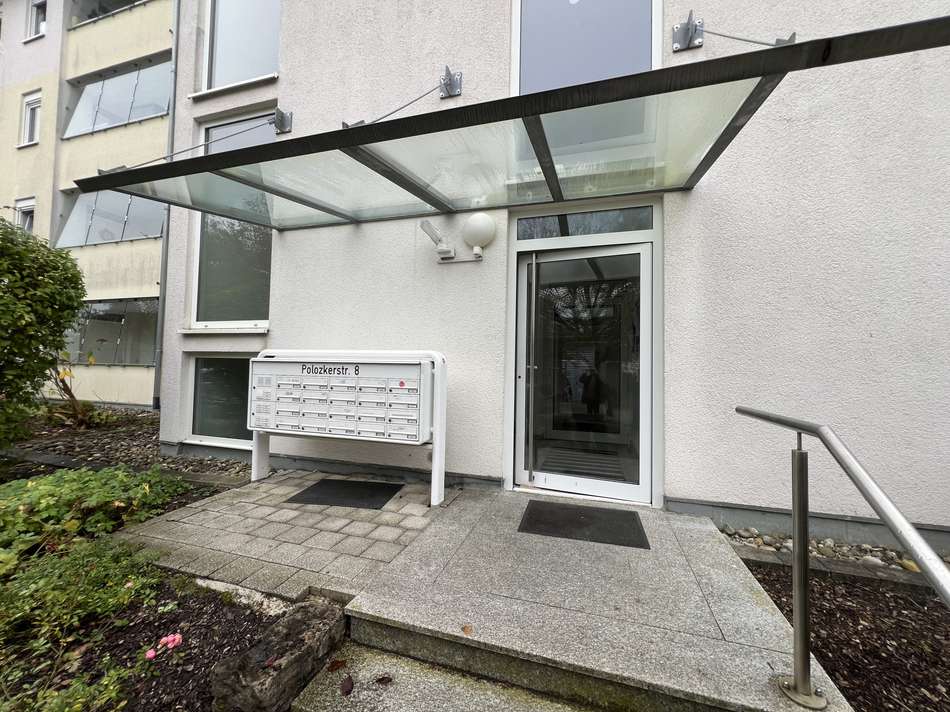 14 Blick auf den Hauseingang