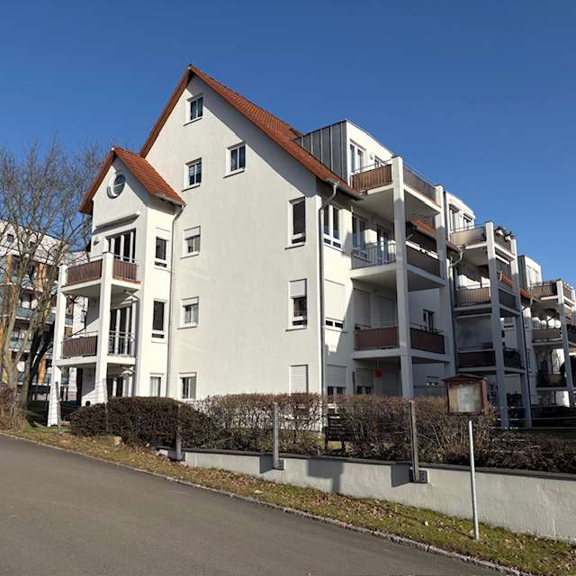 Kaufen statt Mieten! Renovierungsbedürftige/helle 2-Zi-WE Sonnenbalkon/ Außenstellplatz/Bj. 1995!, Zwickau – Bild 1