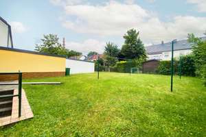 Endlich Platz für die ganze Familie - Haus mit Garten in Nürnberg-Altenfurt – Die vollständige Adresse der Immobilie erhältst du vom Anbieter., 90475 Altenfurt Nord, Nürnberg – Vorschaubild 2