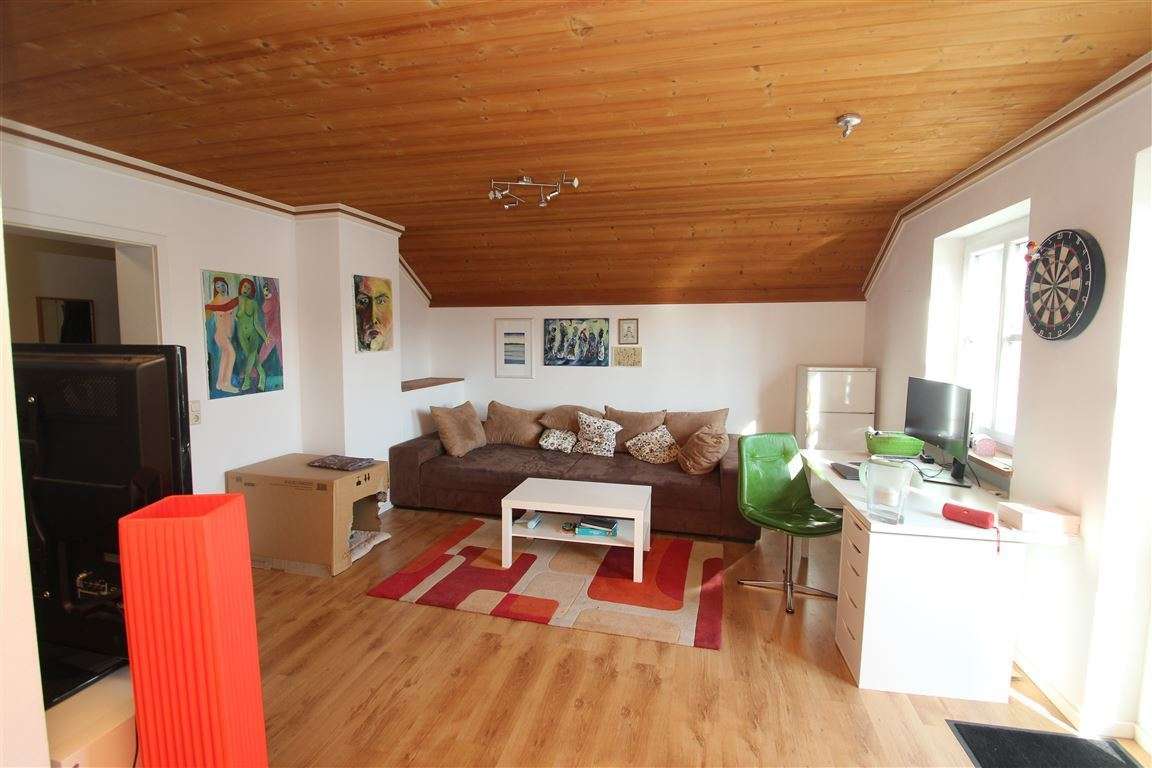 Immobilie in Geisenhausen - Sonnige 3,5 Zimmer Wohnung mit Balkon in zentraler Lage, Geisenhausen - Bild 1