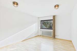 Repräsentatives Ein-/Zweifamilienhaus mit Einliegerwohnung und traumhaftem Ausblick – Die vollständige Adresse der Immobilie erhältst du vom Anbieter., 33014 Bad Driburg – Vorschaubild 36
