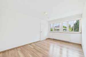 IMMO KUBE! Lichtdurchflutete 2 Zimmerwohnung in Fürth mit Lichtkuppeln, Keller und Tiefgarage – Die vollständige Adresse der Immobilie erhältst du vom Anbieter., 90762 Altstadt, Innenstadt, Fürth – Vorschaubild 4