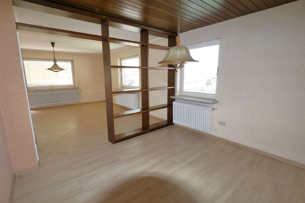 Immobilie in Rödental - Hier lässt es sich gut leben. Geräumiges EFH mit Garten in Rödental - Einberg - Bild 4