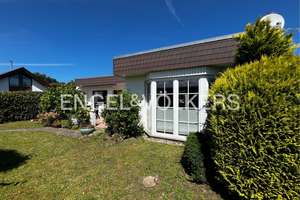 Bungalow mit idyllischem Gartengrundstück & Pkw-Stellplatz - ruhig & strandnah gelegen