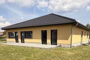 Zuhause mit viel Platz in Brück (EBK, Sauna, Fußbodenheizung und vieles mehr) – Die vollständige Adresse der Immobilie erhältst du vom Anbieter., 14822 Brück – Vorschaubild 1