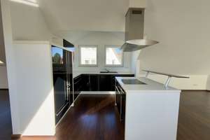 Moderne Premium-Wohnung  im Einfamilienhaus mit Einbauküche und Balkon in Bielefeld-Quelle. Ca.140qm – Albertstraße 7D, 33649 Brackwede, Bielefeld – Vorschaubild 3