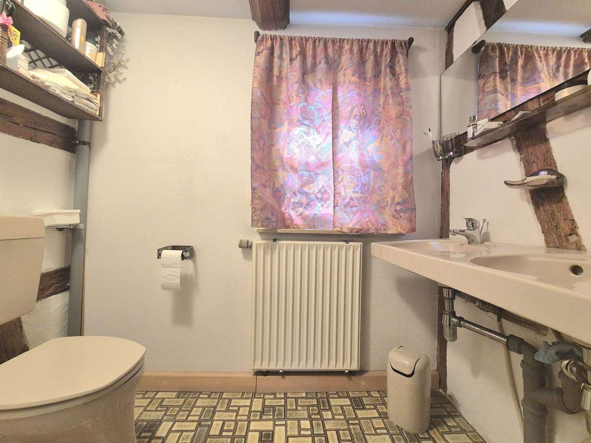 Immobilie in Neunkirchen a.Brand - Denkmalgeschütztes Einfamilienhaus in zentraler Lage von Neukirchen am Brand ! - Bild 1