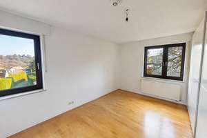 Sonnige 3-Zimmer-Wohnung mit Balkon ins Grüne in Solingen-Höhscheid – Die vollständige Adresse der Immobilie erhältst du vom Anbieter., 42657 Burg/Höhscheid, Solingen – Vorschaubild 3