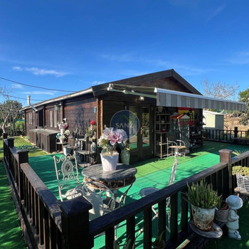 2 Chalets zum Verkauf in Lolliria auf demselben Grundstück.