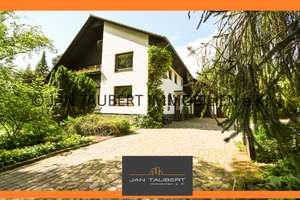 "ERHOLUNGSWALD GEGENÜBER" Wohnhaus für 2-3 Familien + wohnliches Souterrain/Spitzboden