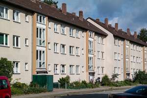 Erdgeschoss-Wohnung mit Loggia und Dusche!