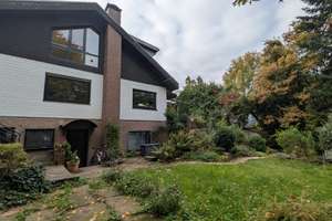 Großzügiges Haus mit Einliegerwohung in ruhiger Waldrandlage mit Einliegerwohung