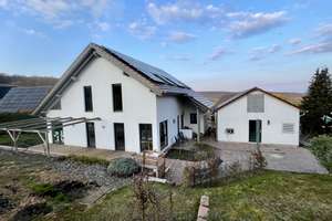 Elegantes Einfamilienhaus (BJ 2018) mit Doppelgarage  – Die vollständige Adresse der Immobilie erhältst du vom Anbieter., 67304 Kerzenheim – Vorschaubild 3