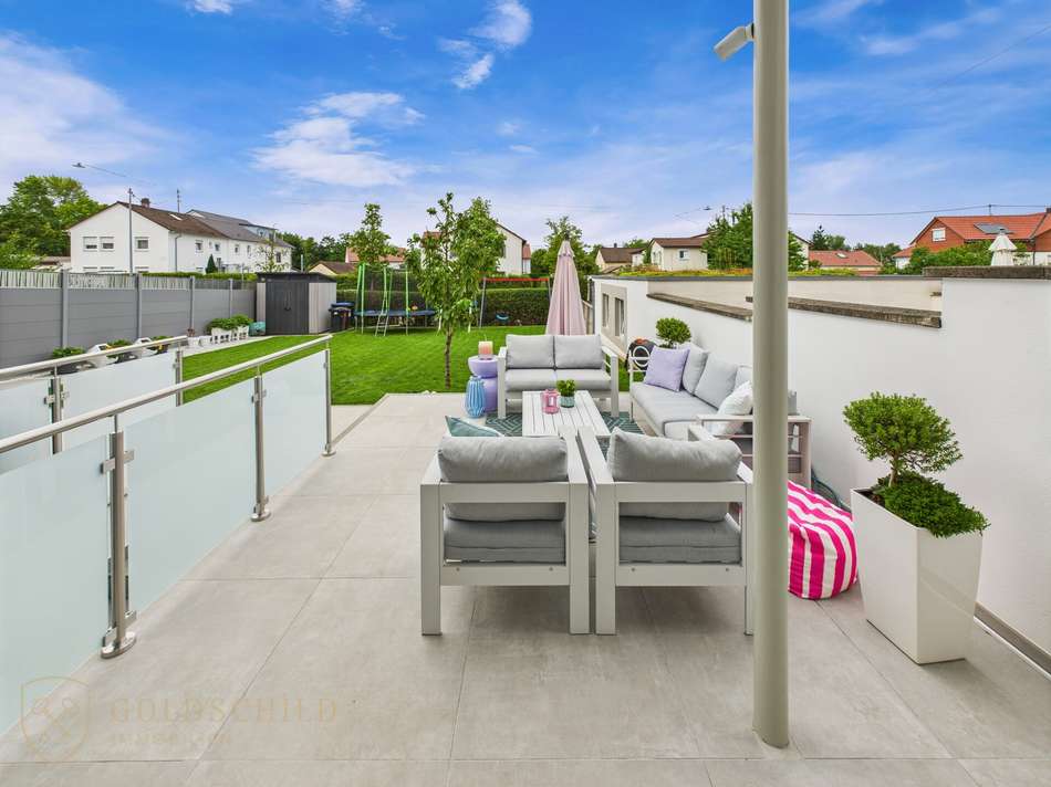 Loungebereich mit Gartenansich