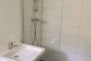 Gemütliche 2 Zimmer-Wohnung mit Balkon in Baumheide zu vermieten – Donauschwabenstr. 19, 33609 Bielefeld – Vorschaubild 4