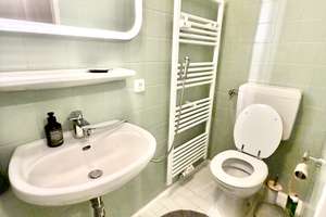 Einziehen und losleben: Liebevoll renoviertes voll möbliertes 44 m² Studio im ruhigen Herzen Moabits – Beusselstraße 8b, 10553 Moabit, Berlin – Vorschaubild 10