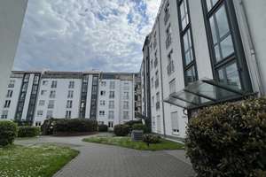 BEZUGSFREI AB SOFORT: 2-RWG MIT EBK, 1 MONAT KALTMIETFREI, TERRASSE