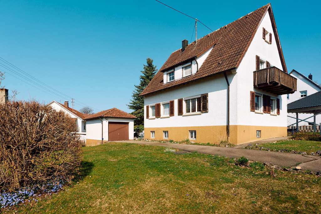 Immobilie in Gosheim - Wohntraum mit Garten: Flexibles Haus für Familien - Bild 1