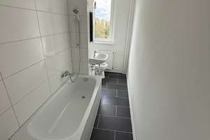 Endlich zu Hause! Modernisierte 3-Zi.-Whg. in zentraler Lage! – Lübecker Straße 47, 39124 Neue Neustadt, Magdeburg – Vorschaubild 2