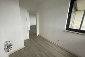 Willkommen in Ihrer frisch modernisierten Familien-Wohnung mit Balkon-Weitblick, Wannenbad, Gäste-WC – Friedensstraße 114a, 51145 Urbach, Köln – Vorschaubild 20