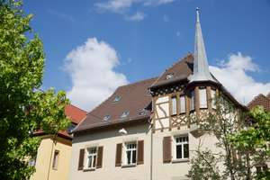 3 Zimmer DG-Maisonette in Denkmal direkt am Südheimer Platz ! – Burgstallstrasse 102, 70199 Südheim, Stuttgart – Vorschaubild 2