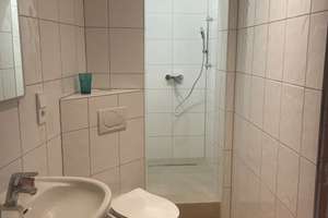 Großzügige helle 3 Zi. Whng. Wohnküche, Diele, Bad u. Dusche – Schumannstr. 40, 66111 Sankt Johann, Saarbrücken – Vorschaubild 2