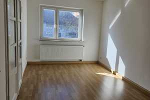 Großzügige 3 Zimmerwohnung mit Balkon – Zentgrafenstraße 132, 34130 Kassel – Vorschaubild 1