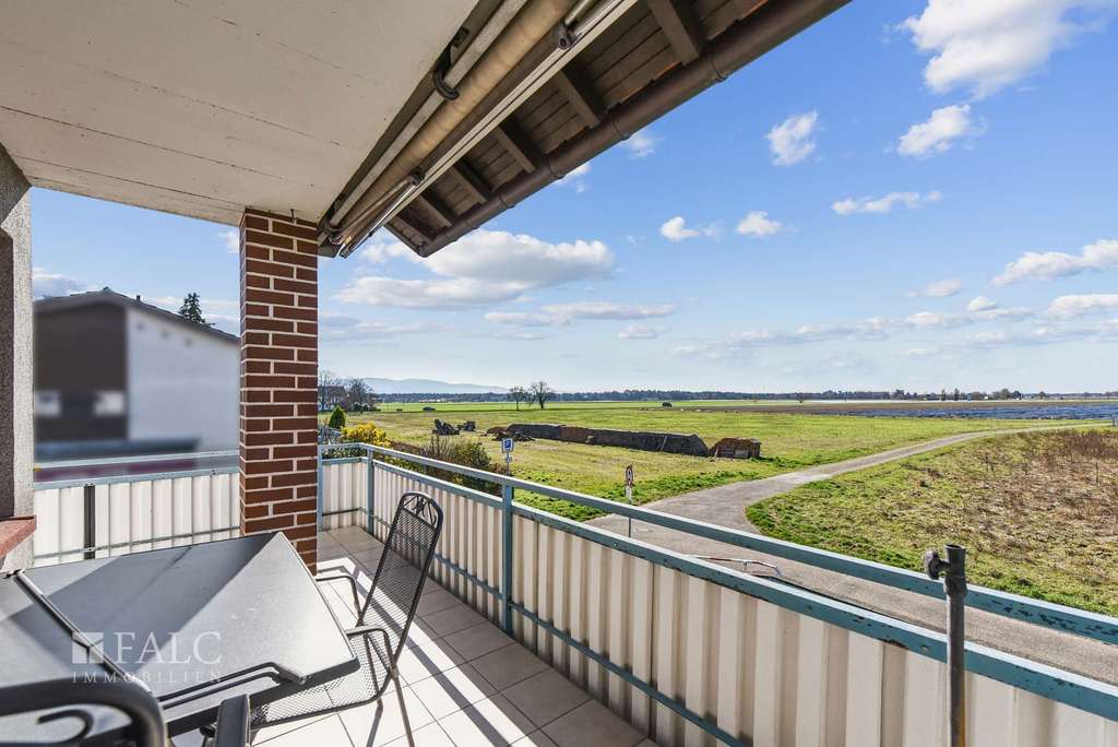 Immobilie in Hügelsheim - Dreifamilienhaus mit großem Grundstück in Hügelsheim - Bild 3