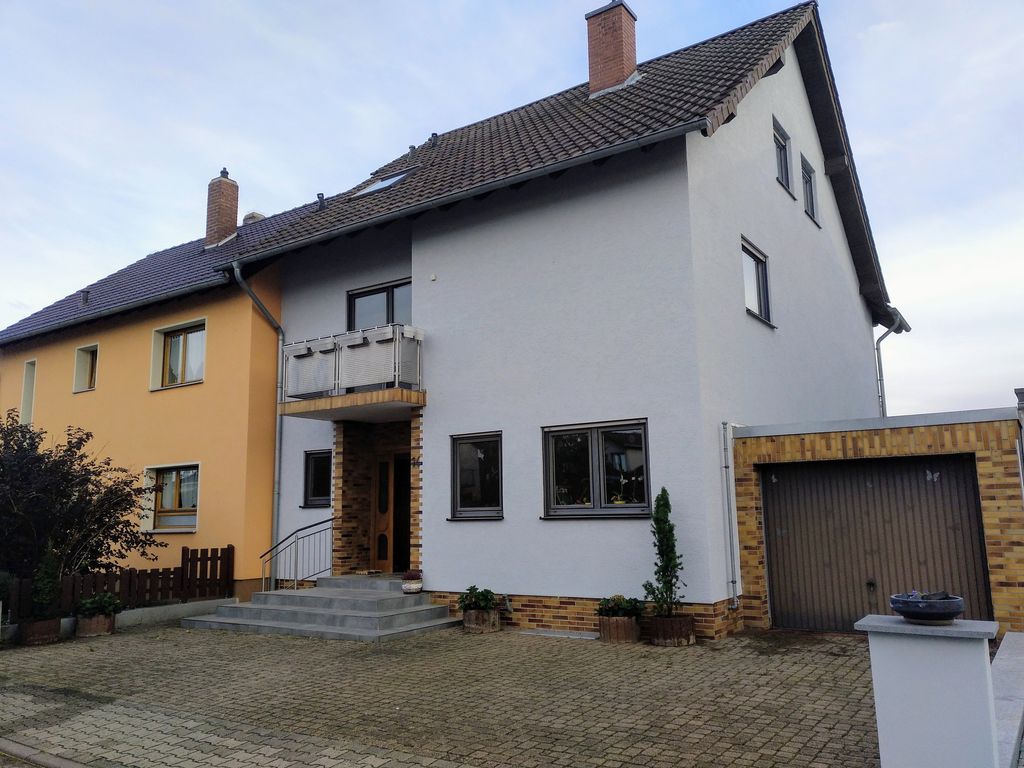 modernes, helles und großzügiges Einfamilienhaus 265m² Wohnfl. mit 7