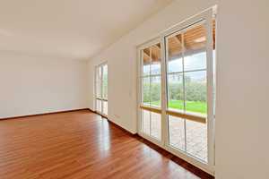 Bestlage am Golfplatz! Alternative zum Neubau! Frisch renoviert und direkt einzugsfertig!  – Schaumburg (Kreis) – Vorschaubild 2