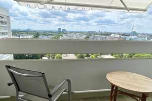 Fully furnished | Single Apartment mit Balkon und sensationellem Ausblick in Bogenhausen – 81925 Parkstadt, München – Vorschaubild 9