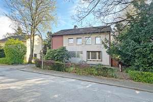 Zweifamilienhaus mit großem Garten
in Leithe