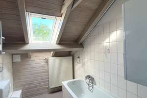 Gepflegtes 2-Zi-Dachstudio f. Einzelperson. KEINE WG möglich! – Lengfelder Strasse 0, 97078 Versbach, Würzburg – Vorschaubild 3