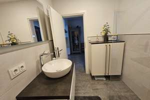 Modernisierte 2-Zimmer-Wohnung in Bottrop inkl. Küche, Balkon und Stellplatz nahe HBF – Essener Straße 83, 46236 Stadtmitte, Bottrop – Vorschaubild 11