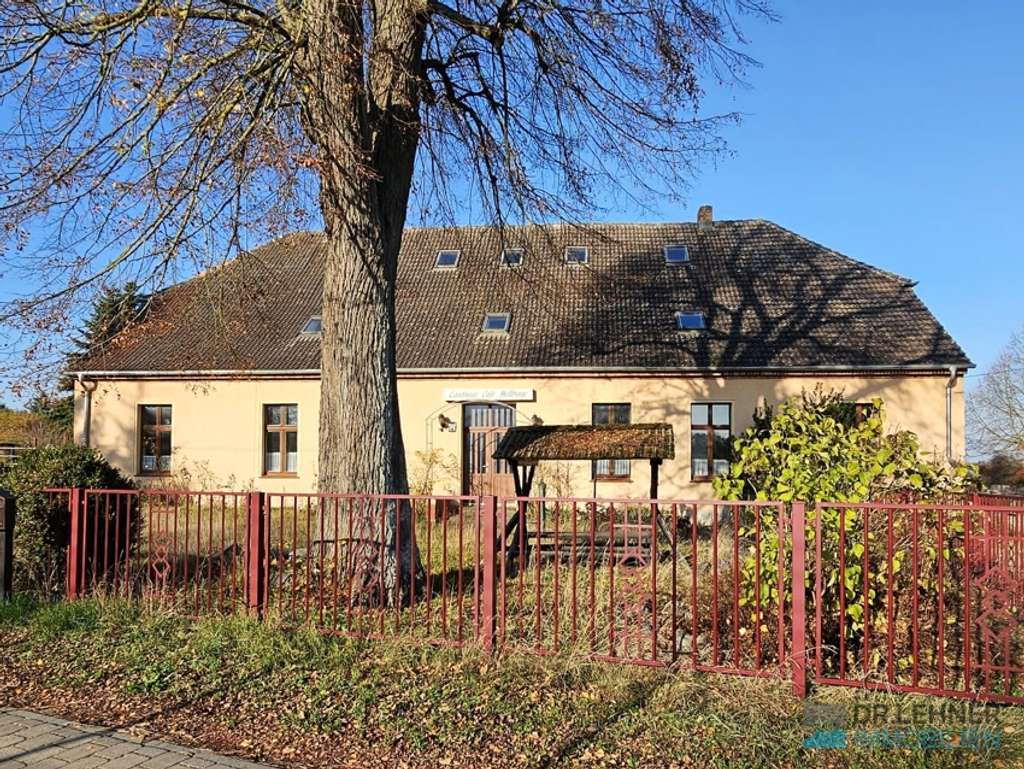 Immobilie in Blumenholz - Dr. Lehner Immobilien NB -
Charmantes Landhaus mit Potential in Seenähe - Bild 2