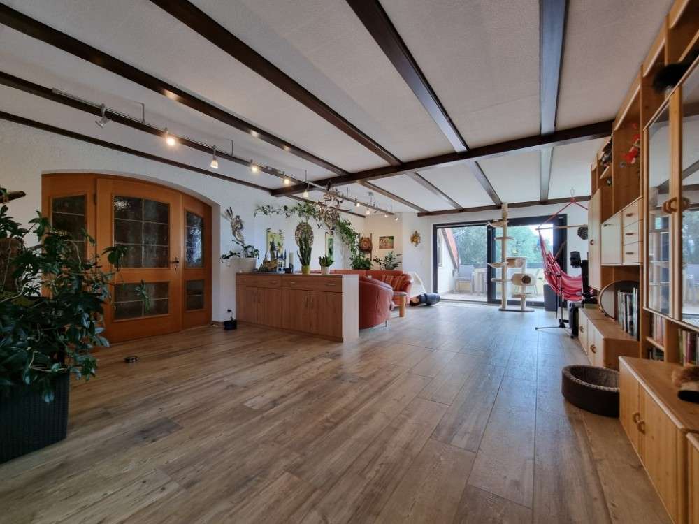 Immobilie in Litzendorf - Liebevoll modernisiertes Wohnhaus 
mit großzügiger Architektur und Panoramablick  - Bild 7