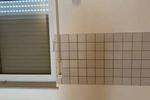 Neuwertige DG-Wohnung mit zwei Zimmern und Einbauküche in Hamm/Sieg – Beethovenstrasse 6a, 57577 Hamm (Sieg) – Vorschaubild 3