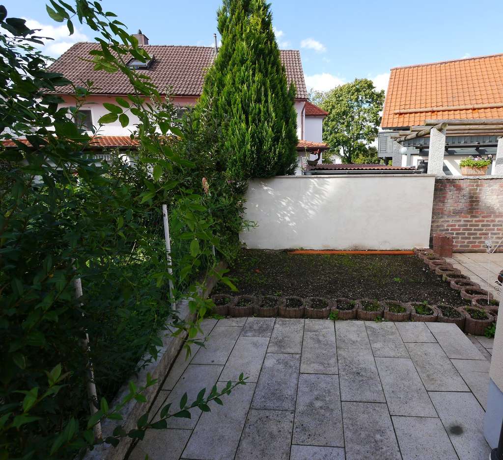 Immobilie in Ottobeuren - Stilvoll modernisierte, behagliche Doppelhaushälfte in ruhiger Innenstadtlage - Bild 4