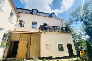 ***Großzügiges Vierfamilienhaus mit Potenzial – Kapitalanlage trifft Lebensqualität*** – Die vollständige Adresse der Immobilie erhältst du vom Anbieter., 95100 Selb – Vorschaubild 2
