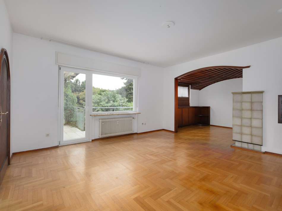 Wohnzimmer und Essbereich 1. O