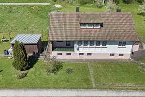 Ruhig gelegenes EFH mit großem Garten & Potenzial – Die vollständige Adresse der Immobilie erhältst du vom Anbieter., 78661 Dietingen – Vorschaubild 5