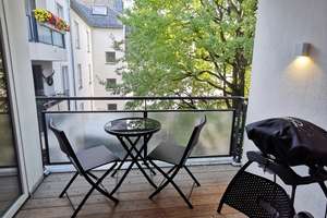 NEUE FOTOS nach RENOVIERUNG:
1 Min. RHEINUFER, 2 Min. CARLSPLATZ, 3. Min. ALTSTADT, 5. Min. zur KÖ!