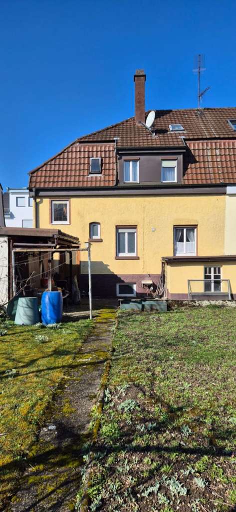 Immobilie in Salach - Charmante Doppelhaushälfte in ruhiger Lage mit großem Garten - Garage - Balkon - Bild 2