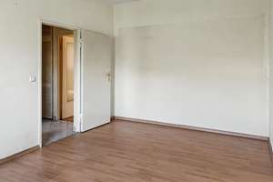 Bezugsfreie 2-Zimmer-Wohnung mit viel Potenzial in gefragter Lage von Berlin-Schöneberg – Die vollständige Adresse der Immobilie erhältst du vom Anbieter., 10789 Schöneberg, Berlin – Vorschaubild 9
