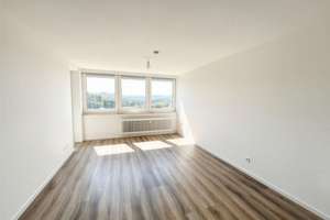 Bezugsfrei. Frisch renoviert. Bereit. / Available now. Renovated. Ready for you. – Weidenstraße 9, 59872 Meschede – Vorschaubild 4