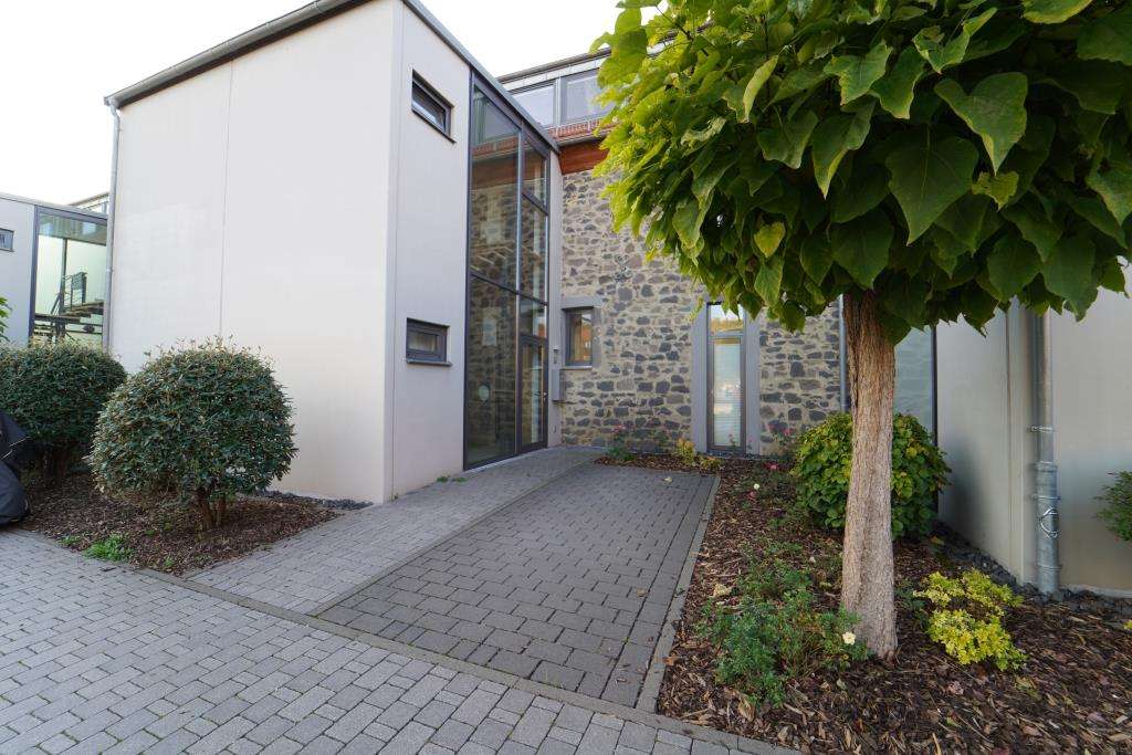 Immobilie in Lich - So einzigartig wie Sie ! Das besondere und moderne  Wohlfühl-Haus in historischem Ambiente. - Bild 3