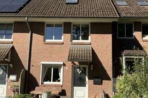Vermietetes Reihenmittelhaus in guter Lage von Bad Bramstedt – Die vollständige Adresse der Immobilie erhältst du vom Anbieter., 24576 Bad Bramstedt – Vorschaubild 1
