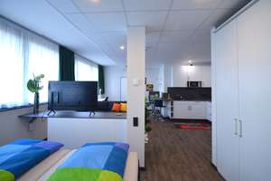 Modernes 1-Zimmer-Penthouse-Wohnung, komfortabel ausgestattet, Innenstadt Offenbach – 63065 Hochschule für Gestaltung, Offenbach am Main – Vorschaubild 3